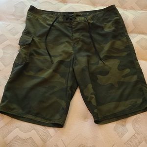 Oakley Camo Swim Trunks 33 EUC